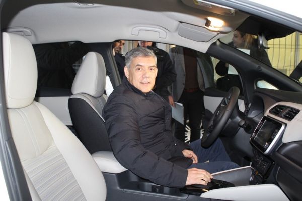 Το πρώτο ηλεκτρικό αυτοκίνητο παρέλαβε η Περιφέρεια Θεσσαλίας