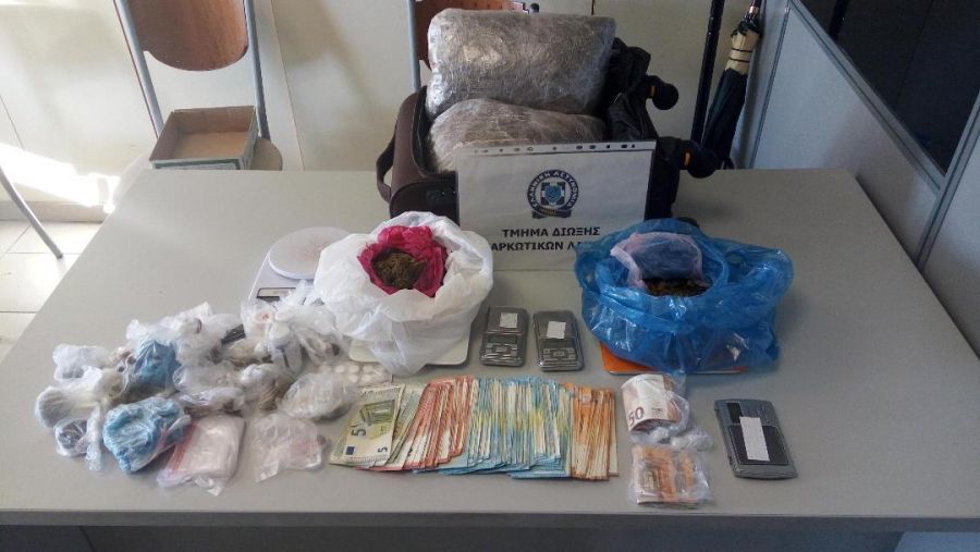 Λάρισα: Συνελήφθησαν πέντε άτομα κατηγορούμενα για διακίνηση ναρκωτικών ουσιών