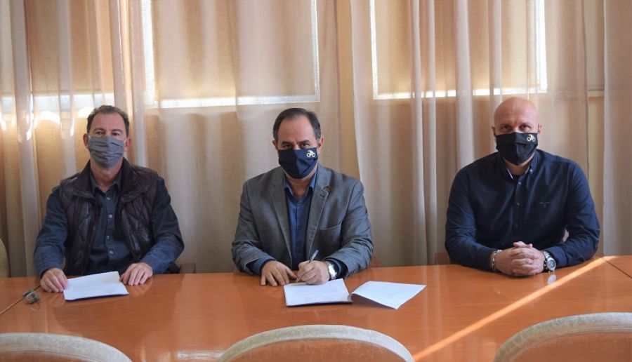 Υπεγράφη η σύμβαση για ασφαλτοστρώσεις και αποκαταστάσεις οδών σε Καρδίτσα και κοινότητες από τον "Ιανό" (+Βίντεο)