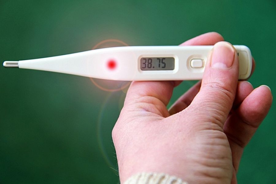 Γρίπη, RSV, COVID-19: Η «Τρι-δημία» απασχολεί τους ειδικούς