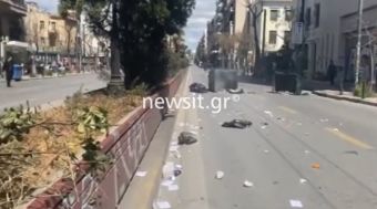 Επεισόδια σημειώθηκαν έξω από την ΑΣΟΕΕ - Συνελήφθη αστυνομικός που πυροβόλησε στον αέρα