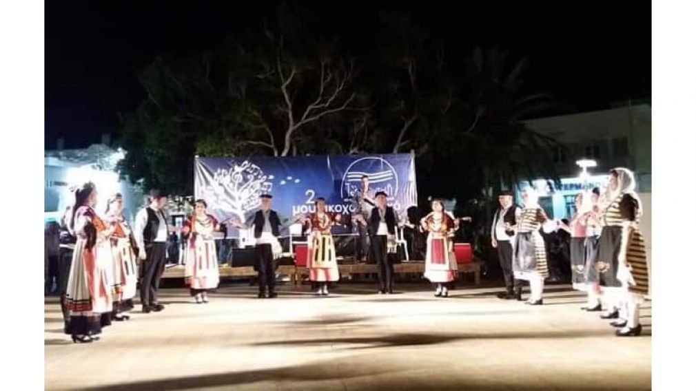 Ο Όμιλος "Μενελαΐς" μετέφερε την πλούσια παράδοση του τόπου μας στο κέντρο του Αιγαίου και στην Πάρο