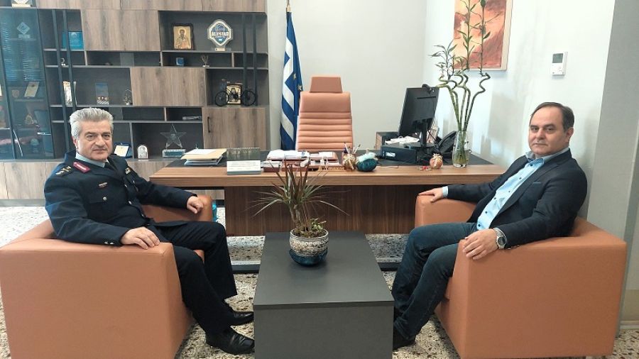Επίσκεψη του Γ.Π.Α.Δ. Θεσσαλίας Θ. Καρανάσιου στο Δήμαρχο Καρδίτσας Β. Τσιάκο