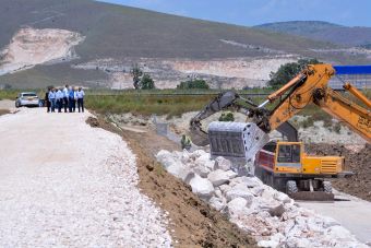 Αυτοψία Κουρέτα στις εργασίες αποκατάστασης τμημάτων του ποταμού Φαρσαλίτη