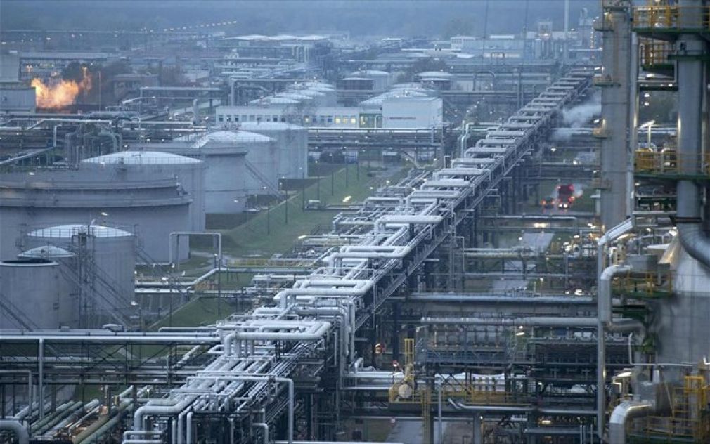 Γερμανία: Έκρηξη και πυρκαγιά σε διυλιστήριο - Οκτώ τραυματίες