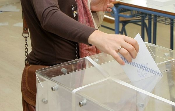 Τα μέχρι τώρα αποτελέσματα των επαναληπτικών εκλογών στις περιφέρειες