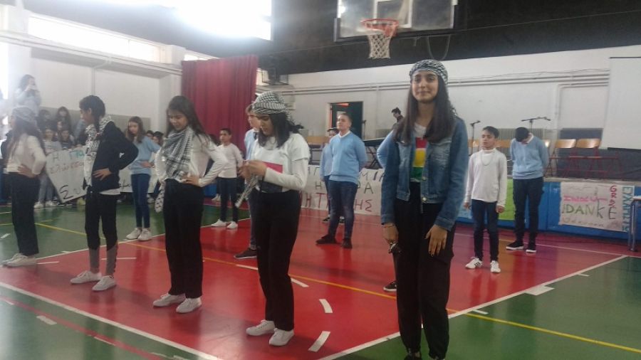 Το 5ο Γυμνάσιο Καρδίτσας παρόν στη γιορτή πολυγλωσσίας