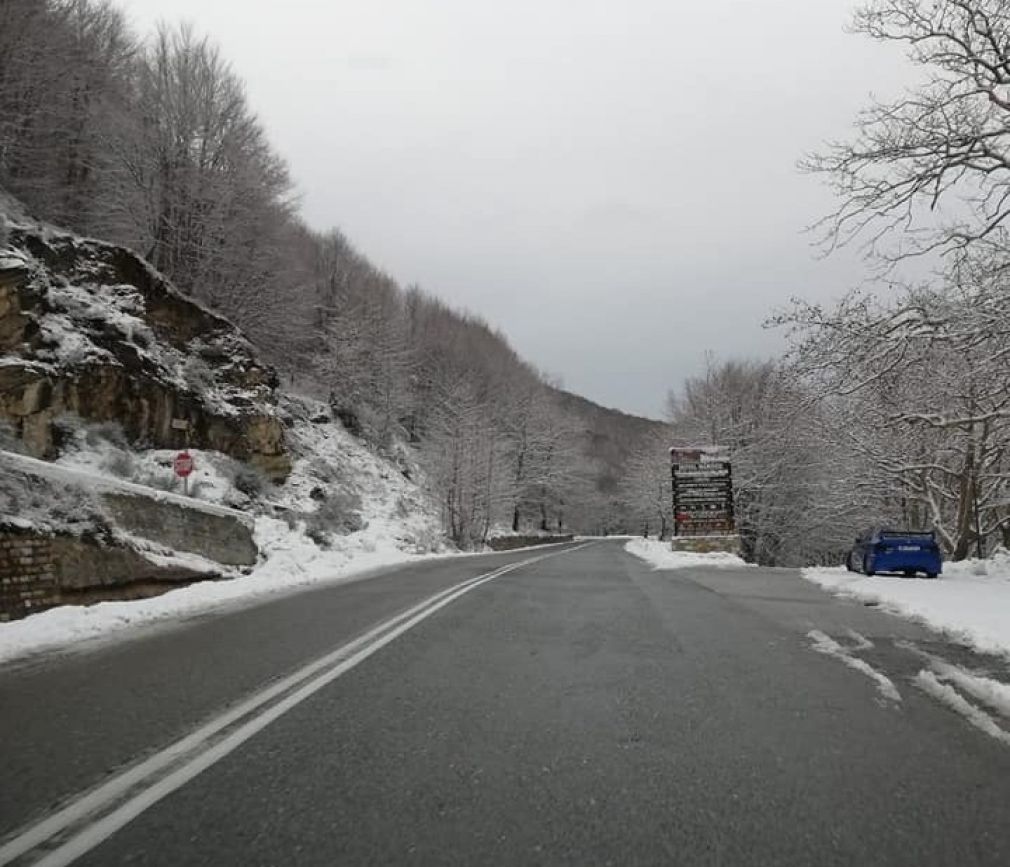 Με 80 μηχανήματα επιχειρεί για την αντιμετώπιση του χιονιά η Περιφέρεια Θεσσαλίας