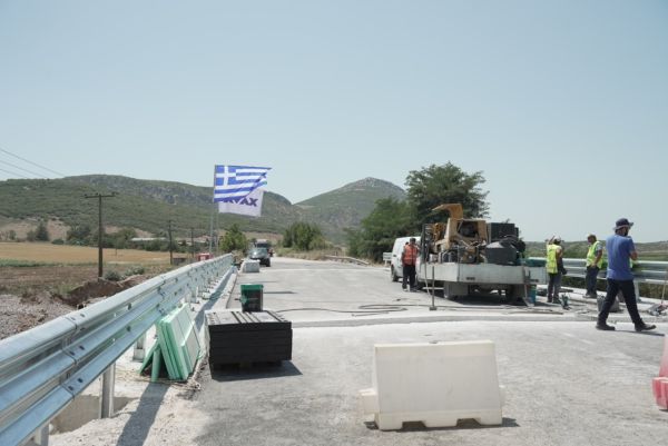Αποκαταστάσεις "Daniel &amp; Elias": Εγκαινιάστηκε η νέα γέφυρα του Αλμυρού - Αυτοψίες σε έργα στα Φάρσαλα και στον Δομοκό