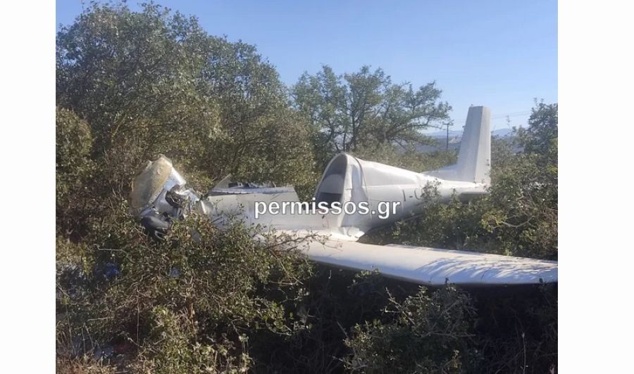 Πτώση μονοκινητήριου αεροπλάνου στην Ε.Ο. Αθηνών - Λαμίας. Νεκρός ο πιλότος (+Βίντεο)