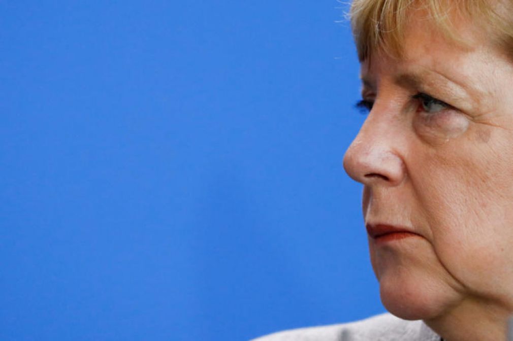Γερμανία: Ραγδαίες εξελίξεις πυροδοτεί το εκλογικό πλήγμα της Μέρκελ