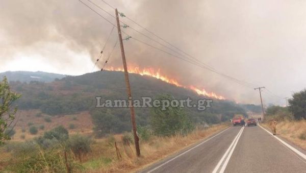 Εκκένωσαν τη Βίτωλη - Μήνυμα από το «112» και για Μακρακώμη