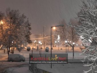 Η κακοκαιρία "Μήδεια" έντυσε στα ολόλευκα την Καρδίτσα - Αντιολισθητικές αλυσίδες παντού και προβλήματα στην ηλεκτροδότηση(+Φώτο +Βίντεο)