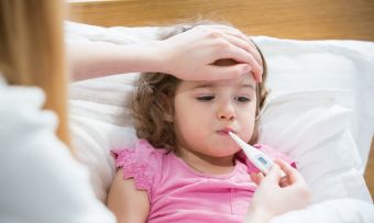 Έχει το παιδί σας πυρετό; Τι πρέπει να προσέξετε και τι δεν πρέπει να κάνετε