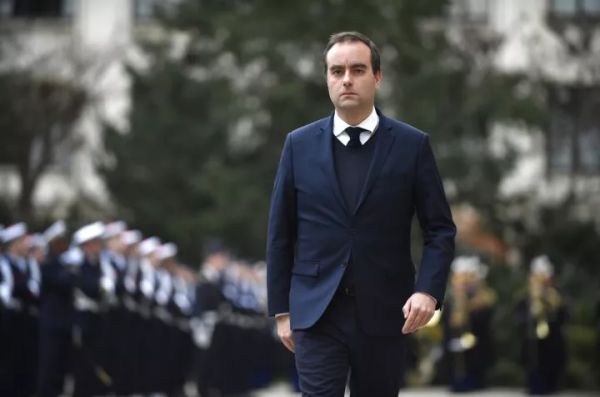 Γαλλία: H Εθνοσυνέλευση απέρριψε σήμερα τις δύο πρότασεις μομφής κατά της κυβέρνησης Λεκορνί