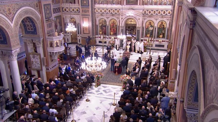 Στην τελευταία του κατοικία στο Α' Νεκροταφείο Αθηνών ο Διονύσης Σαββόπουλος