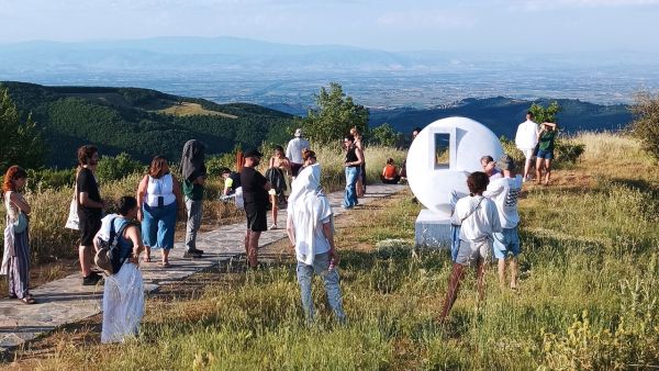 Προετοιμάζεται πιλοτική εφαρμογή για την ξενάγηση τουριστών στη λίμνη Πλαστήρα, με χρήση κινητών τηλεφώνων