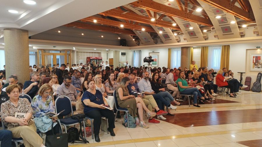Ξεκίνησε η 17η Διεθνής Συνάντησης Σχολικών Χορωδιών στην Καρδίτσα
