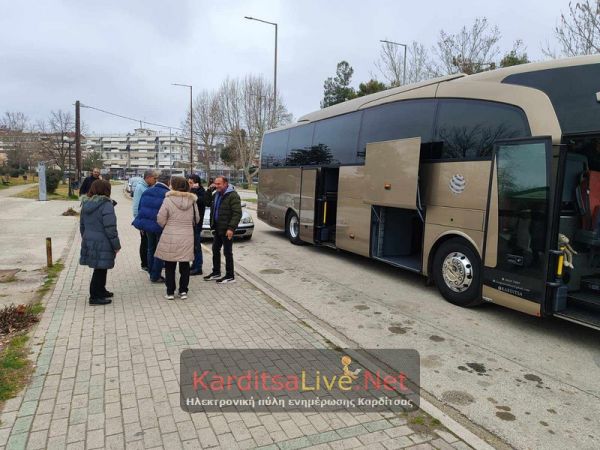 Καθ’ οδόν για Αθήνα λεωφορεία και ΙΧ με αγρότες και εκπροσώπους φορέων της Καρδίτσας (+Φωτο +Βίντεο)