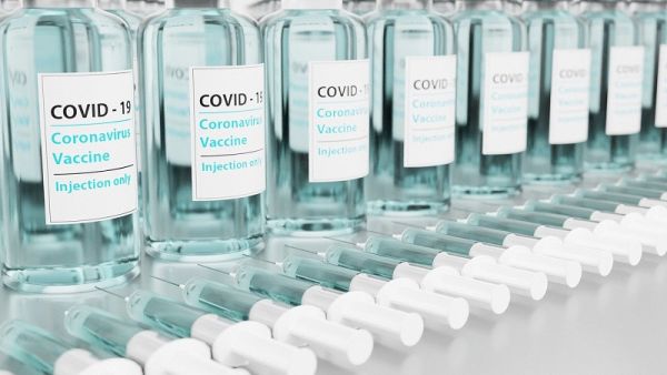 Εμβόλιο: Άνοιξε η πλατφόρμα για τη νέα αναμνηστική δόση, ποιοι πρέπει να εμβολιαστούν ξανά