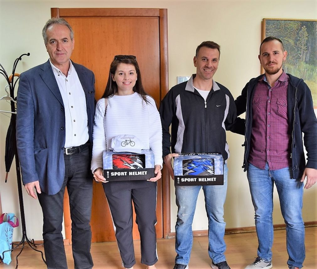 Συμβολικά δώρα για τους νικητές του Social Biking Challenge από το Δήμο Καρδίτσας