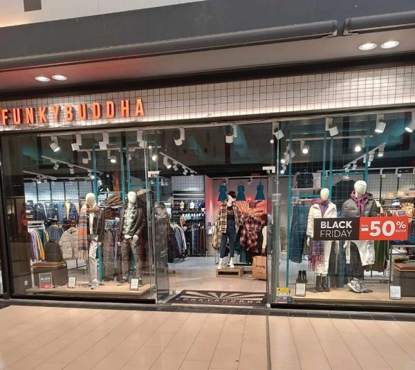 Super Black Friday προσφορές έως και 80% φθηνότερα στο Fashion City Outlet - Ανοιχτά αυτή την Κυριακή (26/11)