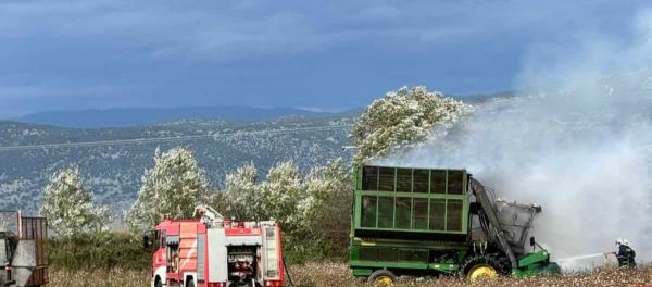 Τέθηκε υπό έλεγχο φωτιά σε βαμβακοσυλλεκτική μηχανή στο Γλίνος Τρικάλων