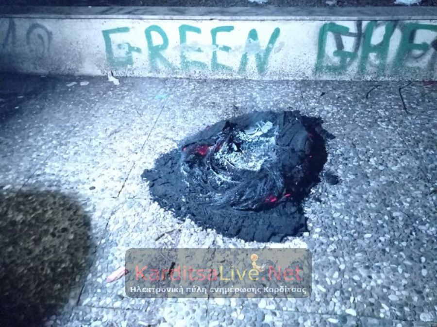 Έκαψαν λάστιχα δίπλα στις φωλιές των παγωνιών στο Παυσίλυπο (+Φώτο)