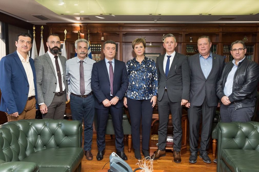 Δωρεάν μετακίνηση με τα Μ.Μ.Μ. ανακοίνωσε η Όλγα Γεροβασίλη για τους ένστολους
