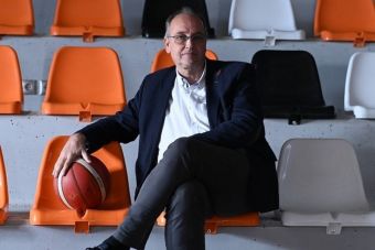 Έξι εντάλματα σύλληψης, για τον πρόεδρο της ΕΟΚ Βαγγέλη Λιόλιο και άλλους πέντε - Ερευνώνται για στημένα παιχνίδια