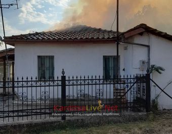 Στις φλόγες τυλίχθηκε μονοκατοικία στο Αρτεσιανό (+Φώτο)