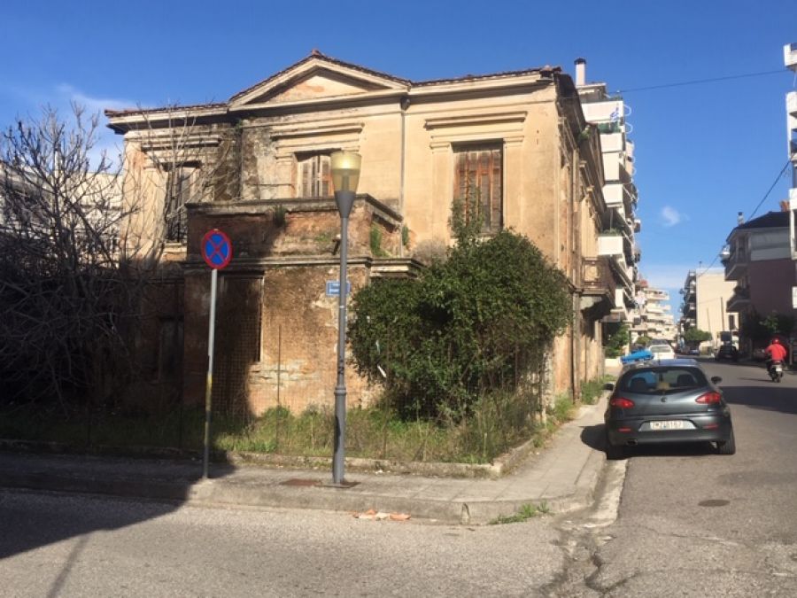Αγρίνιο: Άνδρας βρέθηκε απαγχονισμένος σε εγκαταλελειμμένο σπίτι