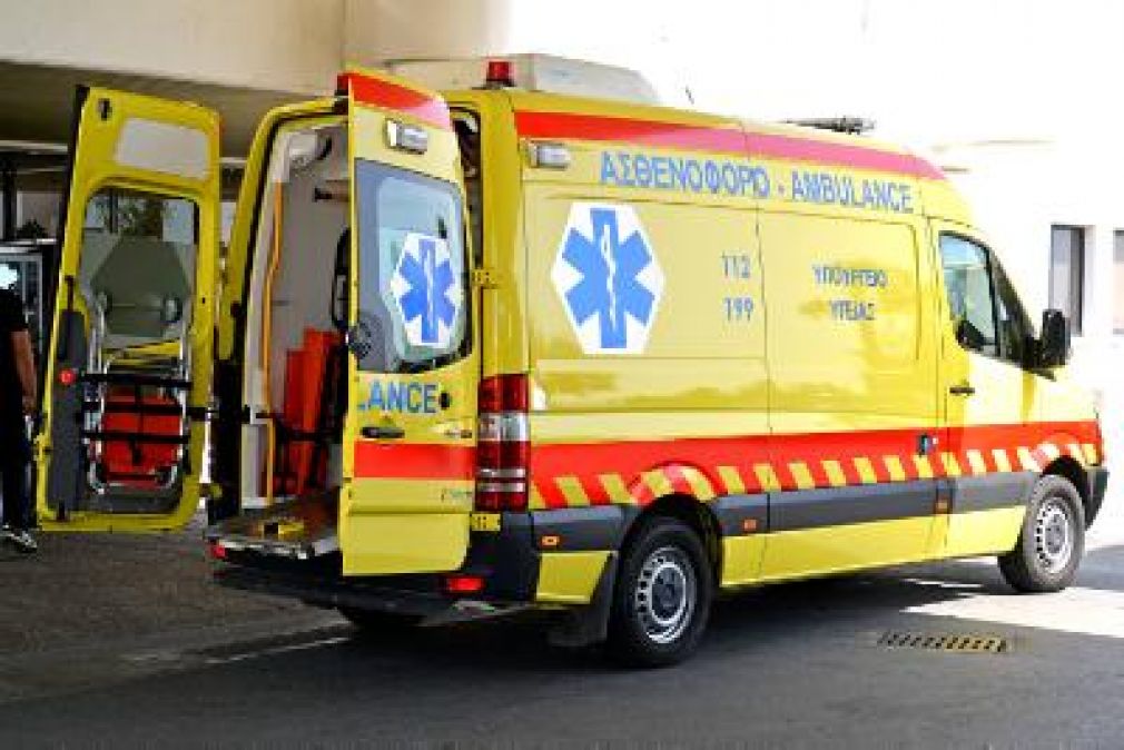 Γυναίκα έπεσε από μπαλκόνι πολυκατοικίας στην Ελασσόνα