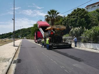 Ολοκληρώνεται η ασφαλτόστρωση του παραλιακού άξονα από τον Αγιόκαμπο έως τη Βελίκα