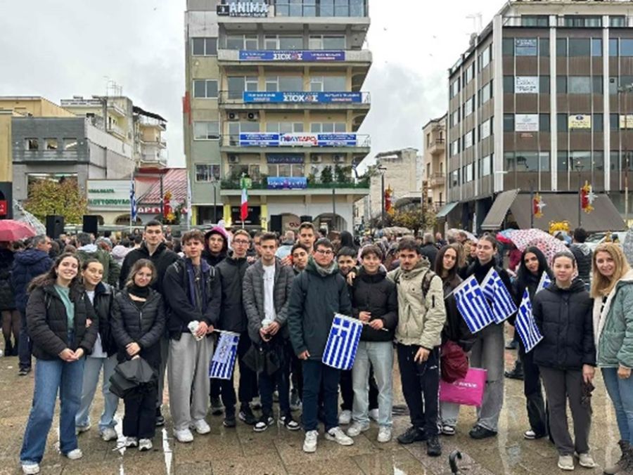 Το 5ο ΓΕΛ Καρδίτσας στην υποδοχή της Ολυμπιακής Φλόγας