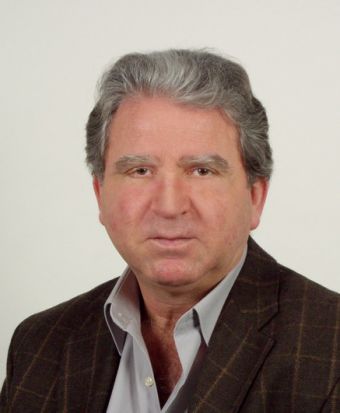 Απονομή τιμητικής πλακέτας στον Καρδιτσιώτη συνταξιούχο εκπαιδευτικό Κερασιώτη Σεραφείμ