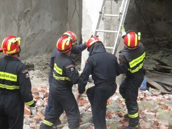 Υλικές ζημιές υπέστη στέγη κατοικίας στη Δρακότρυπα μετά από πυρκαγιά
