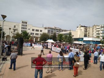 Σε εξέλιξη το συλλαλητήριο στην Καρδίτσα για τα μέτρα στήριξης στους πλημμυροπαθείς (+Φώτο +Βίντεο)