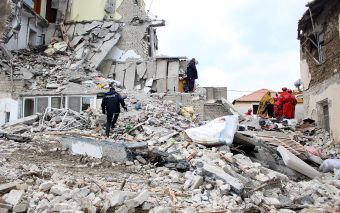 Στους 30 οι νεκροί από το σεισμό στην Αλβανία - Φόβοι ότι θα μεγαλώσει σημαντικά ο αριθμός των νεκρών