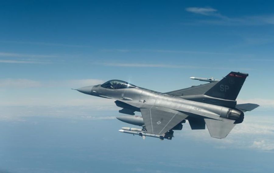 Γερμανία: F-16 συνετρίβη στην αεροπορική βάση Σπανγκντάλεμ – Αναφορές για τραυματία