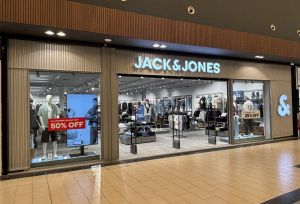 Το Fashion City Outlet υποδέχεται τη JACK &amp; JONES