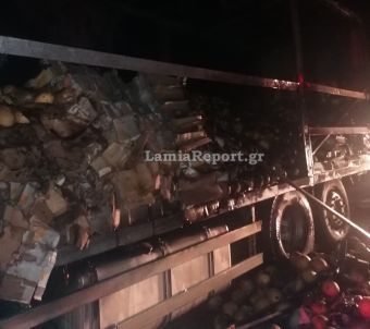 Λαμπάδιασε νταλίκα στην Ε.Ο. φορτωμένη με καρπούζια και πεπόνια από τα Τρίκαλα (+Βίντεο)