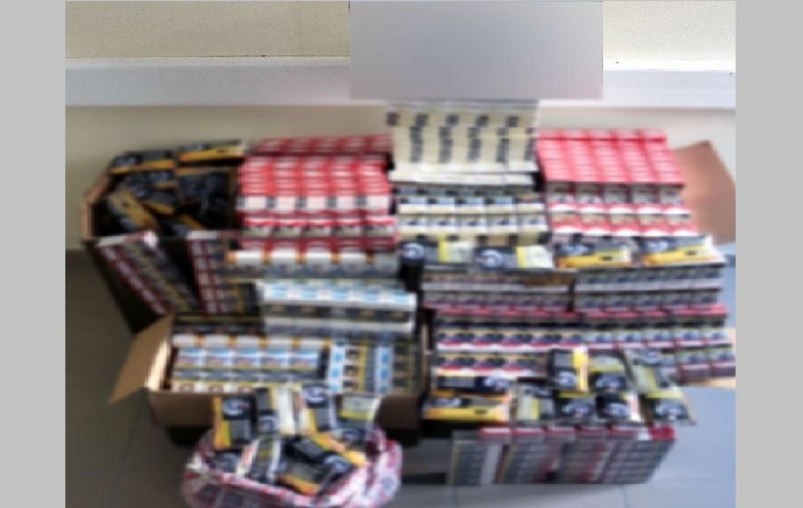 Σύλληψη άνδρα στο Βόλο για περισσότερα από 2.500 αφορολόγητα πακέτα και συσκευασίες καπνού