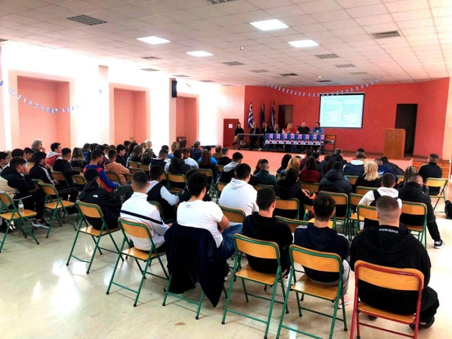 1ο ΕΠΑΛ Σοφάδων - Ημερίδα με θέματα: "Σεξουαλικώς Μεταδιδόμενες Λοιμώξεις", "Αντισύλληψη &amp; Σεξουαλική υγεία" και "Οι σχέσεις στην εφηβεία"