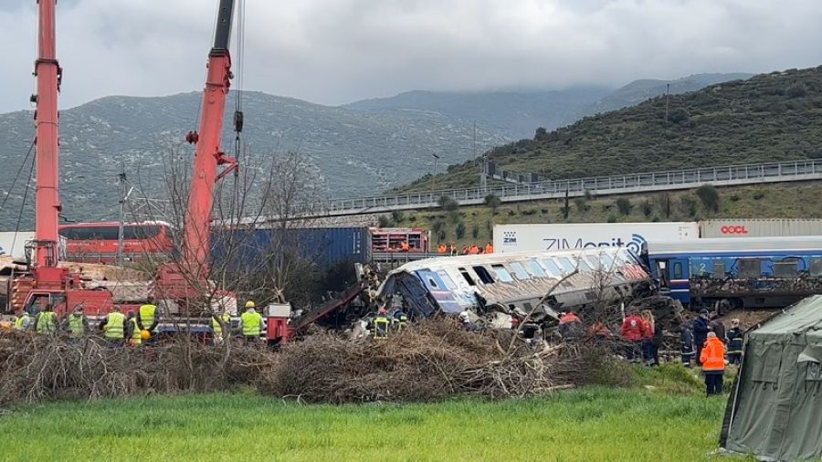 Η Hellenic Train ενημέρωσε για το φορτίο της εμπορικής αμαξοστοιχίας στο δυστύχημα των Τεμπών