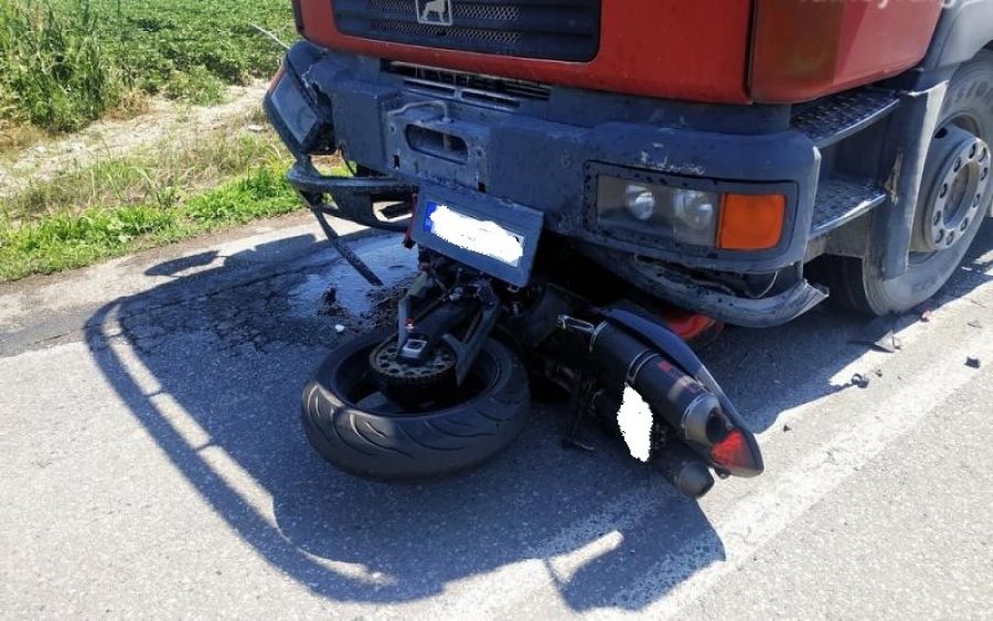 Ημαθία: Νεκρός νεαρός μοτοσικλετιστής - Έπεσε πάνω σε φορτηγό