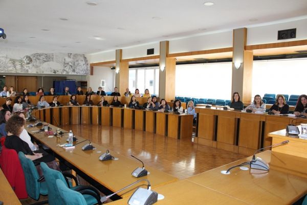 Κ. Αγοραστός: "Κάντε τα Κέντρα Κοινότητας χρήσιμα στην κοινωνία"