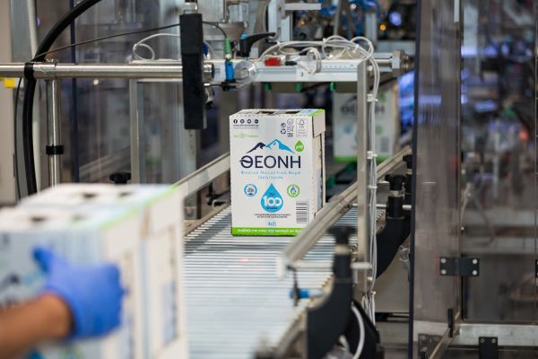 Η ΘΕΟΝΗ ενισχύει τη δέσμευσή της στην ποιότητα, την υγεία και τη βιωσιμότητα με τρεις νέες πιστοποιήσεις