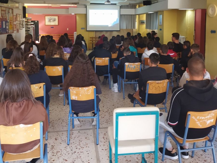 Γυμνάσιο Λ.Τ. Μητρόπολης: "Από την Ακτή ως την Άβυσσο"