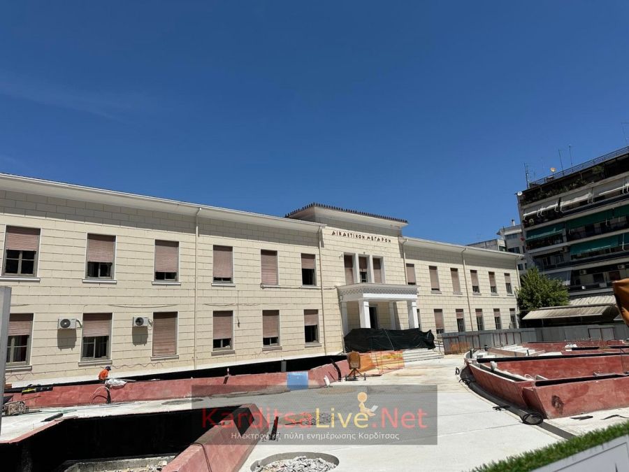 Συνεχίζονται τα έργα στην πλατεία Δικαστηρίων - Έρχονται νέες παρεμβάσεις (+Φωτο)